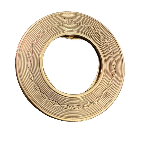 Vintage Etched Circle Gold Tone Scarf Clip - Picture 1 of 3